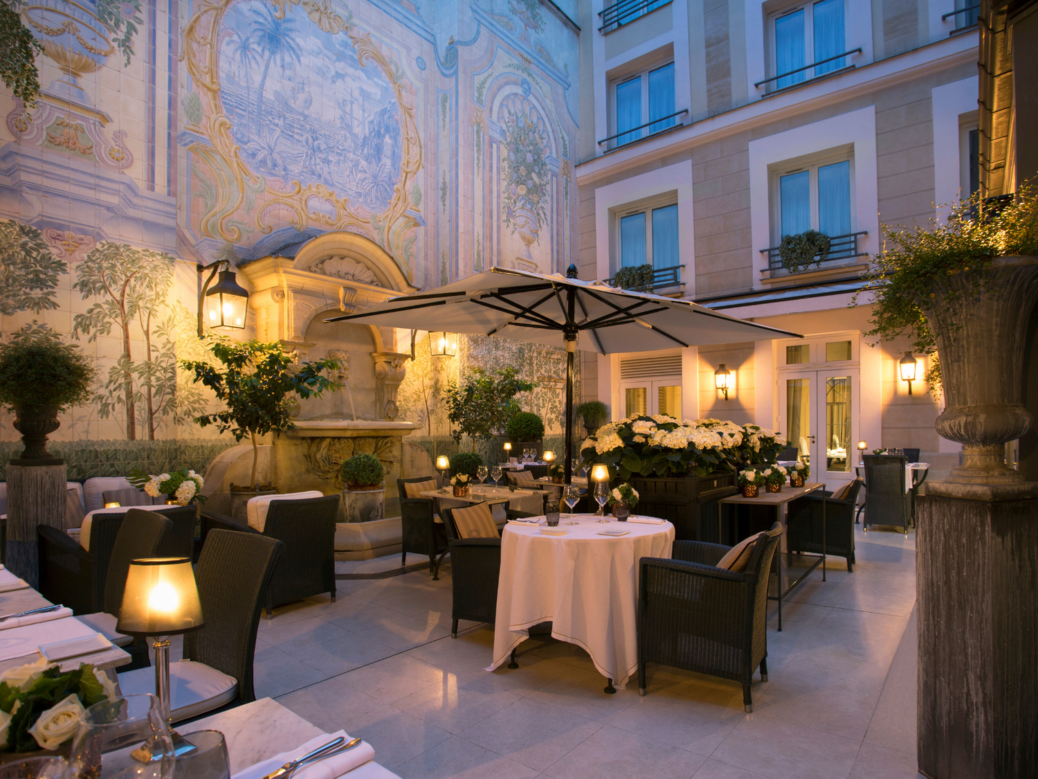 assaggio hotel restaurant patio terrasse