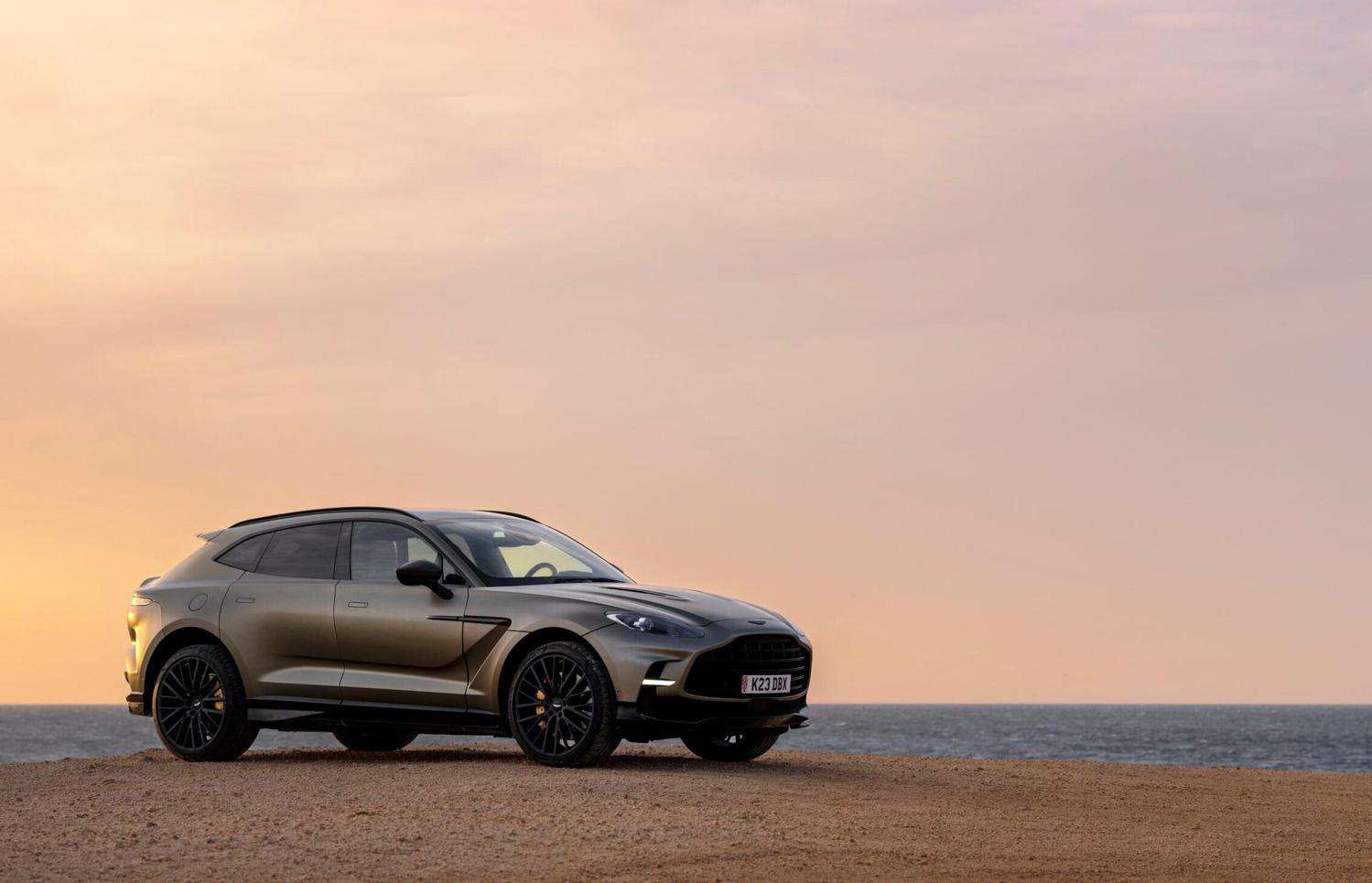 aston martin dbx707