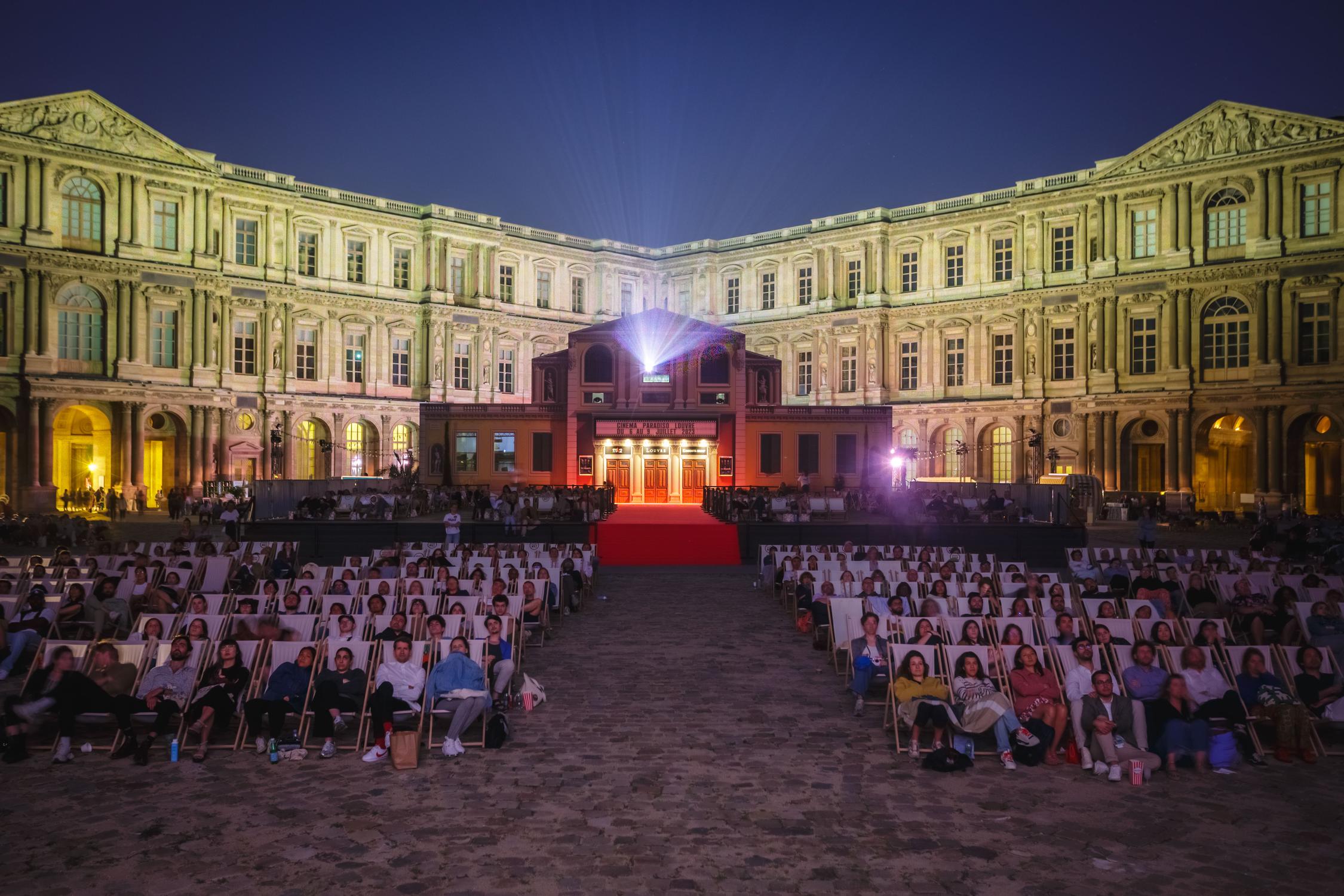 cinema en plein air au louvre paradiso chanel