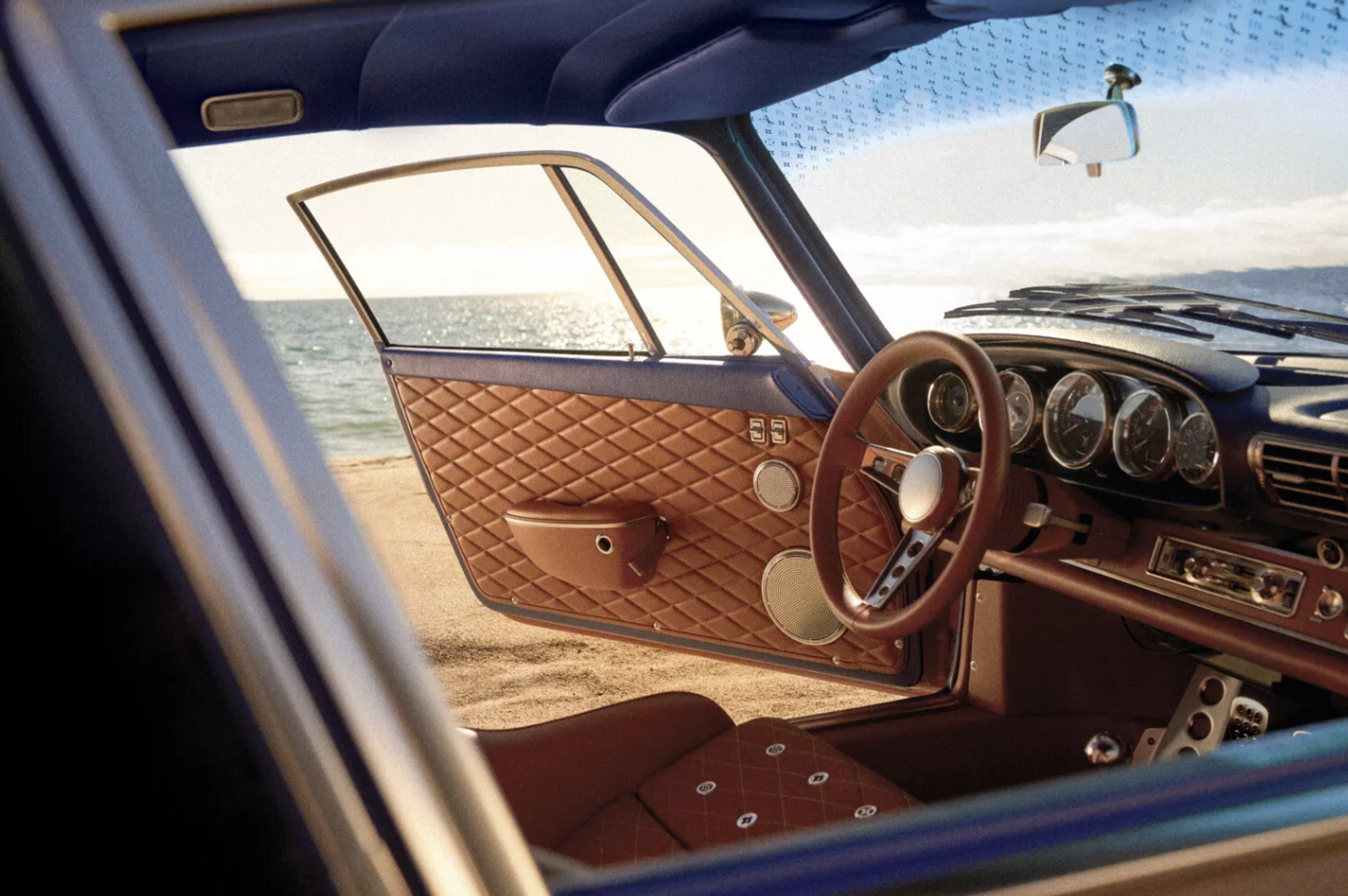 d&eacute;tails interieur porsche louis vuitton par singer