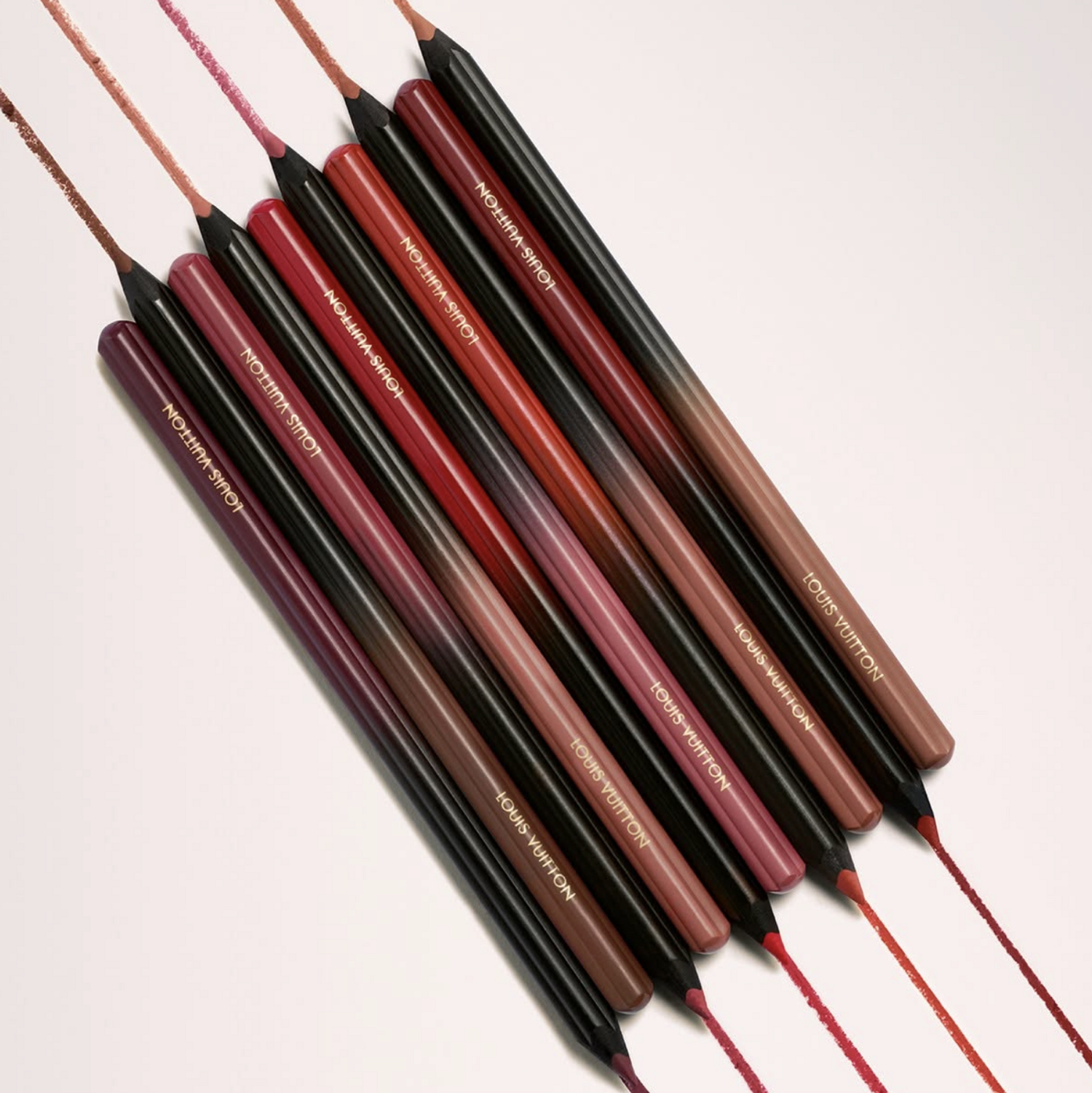 crayons &agrave; l&egrave;vres de louis vuitton, nouveaut&eacute; maquillage de luxe &eacute;t&eacute; 2026