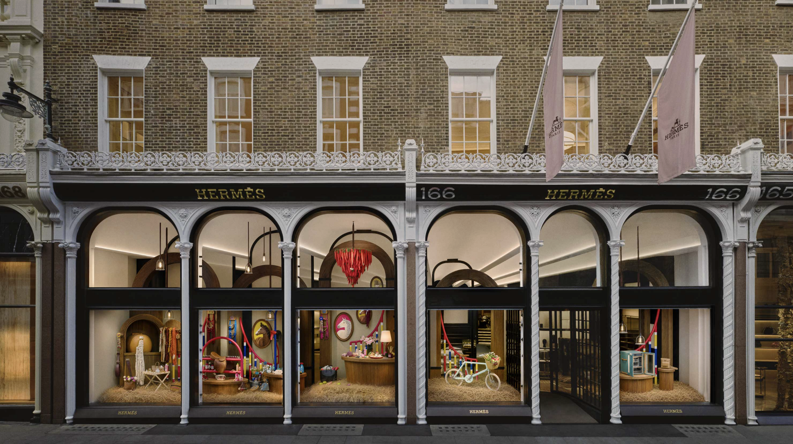 quel magasin de luxe visiter à Londres ? La nouvelle Maison Hermès, sur new bond street