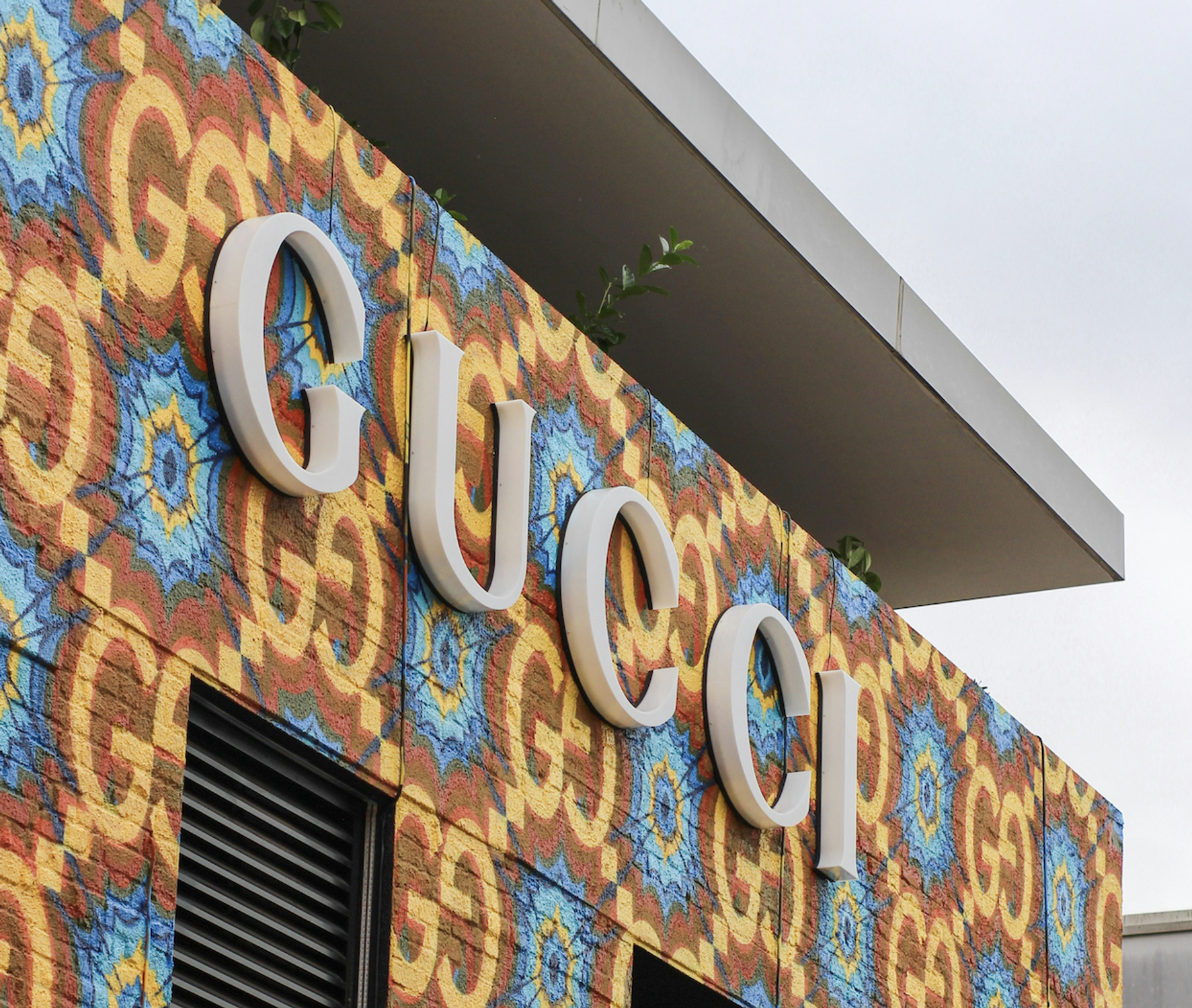 kering gucci de meo