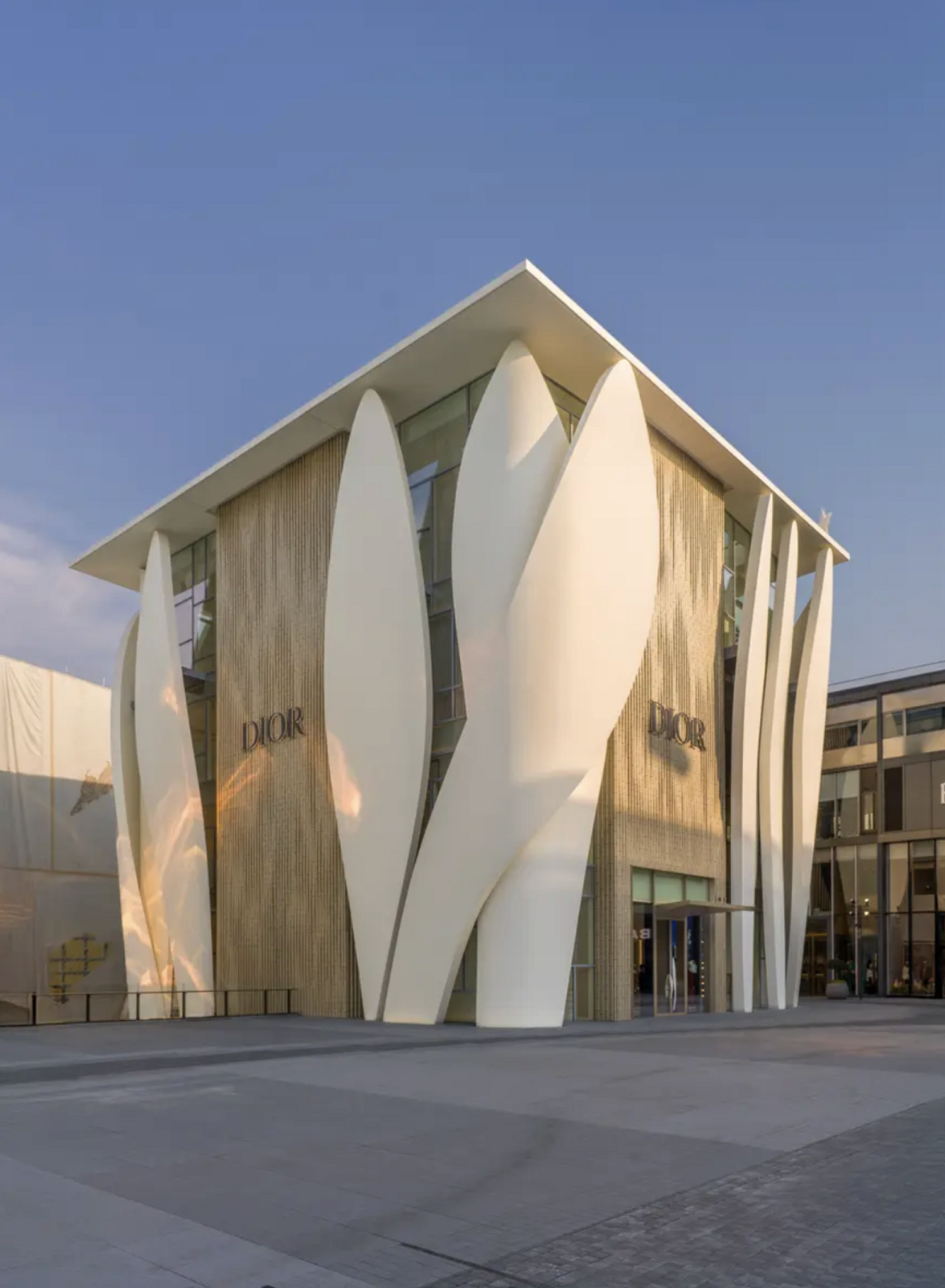 House of Dior Pekin, prix versailles
