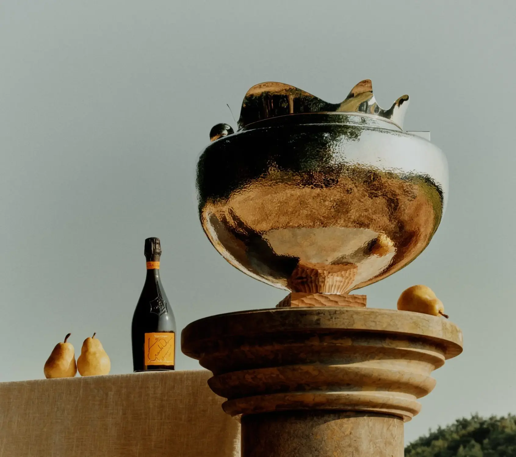 jacquemus champagne lvmh veuve clicquot