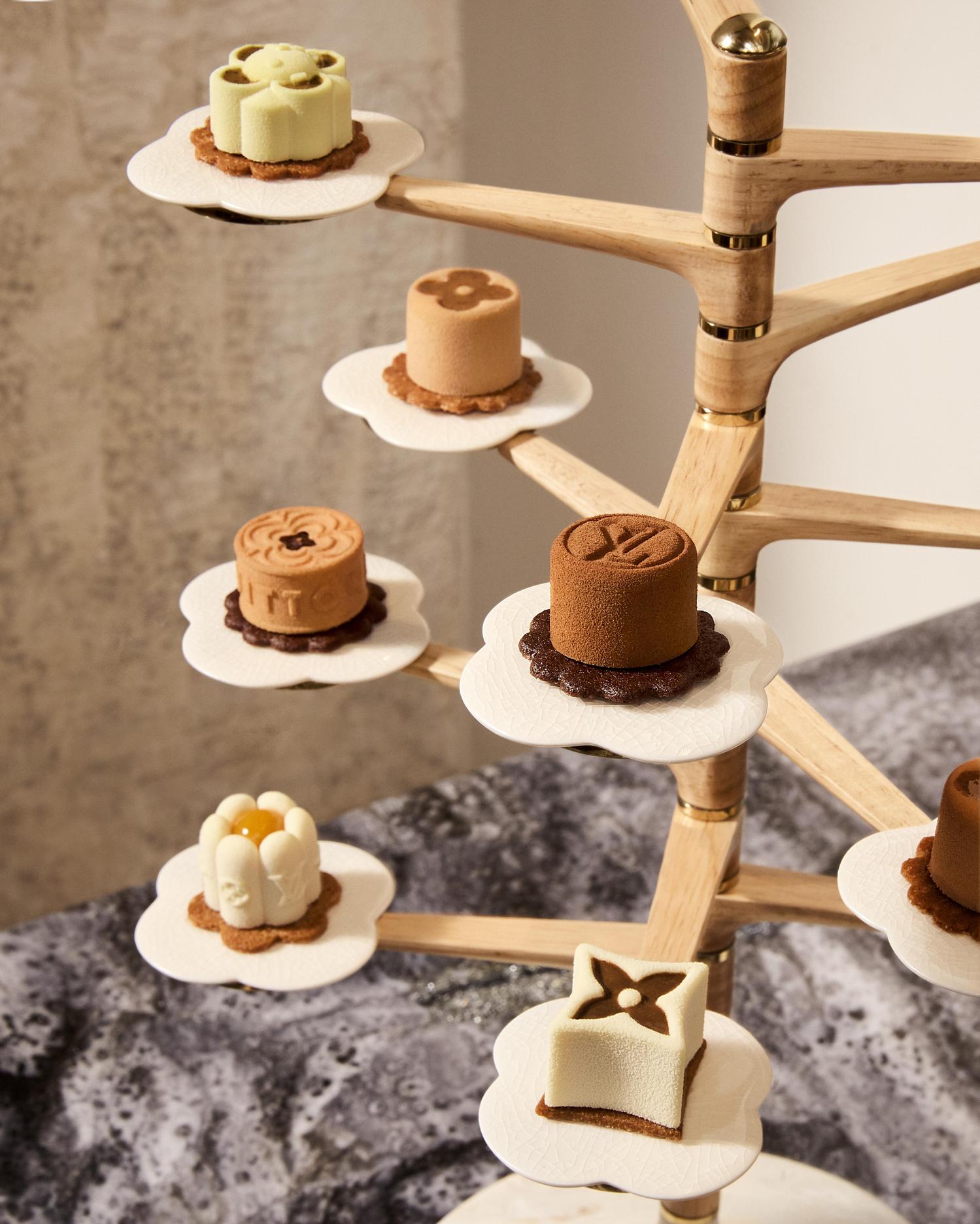 nouveau tea time au café restaurant de louis vuitton par maxime frederic à paris sur les quais de seine