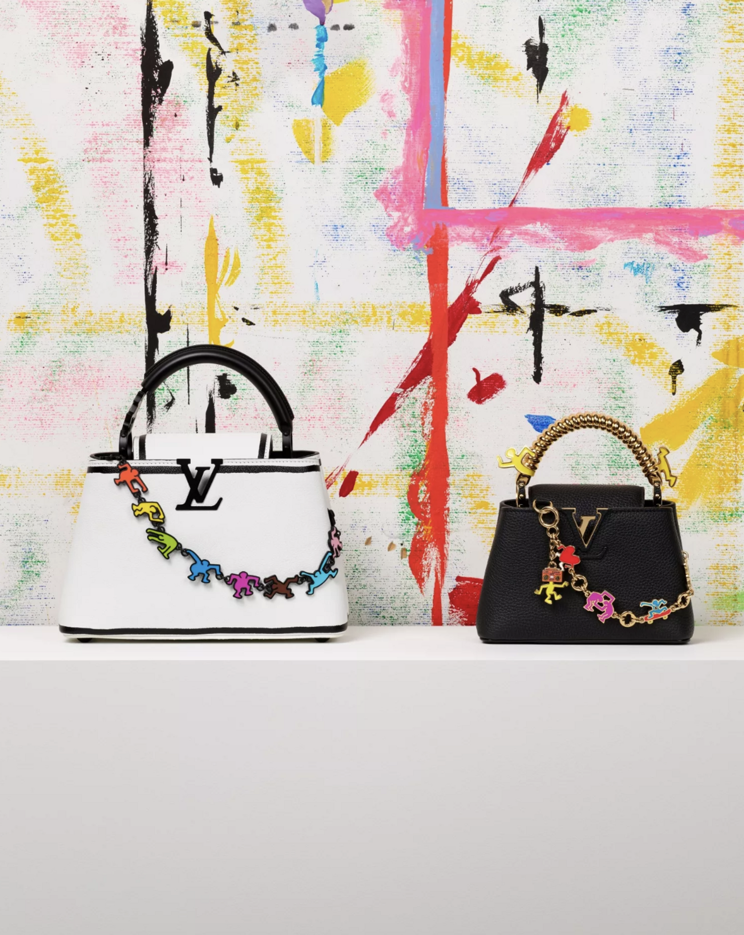 visuels des nouveaux sacs de luxe de louis vuitton en partenariat avec keith haring fondation