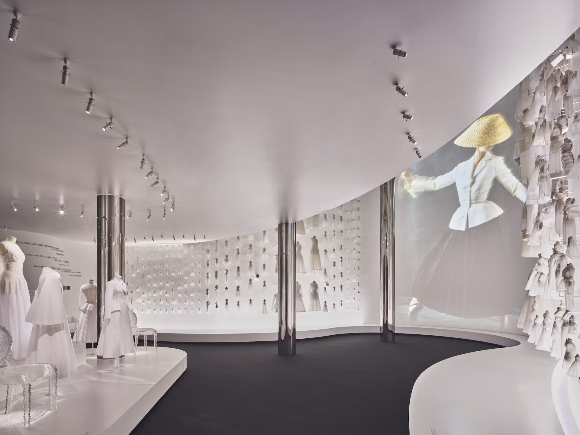lvmh dior exposition universelle