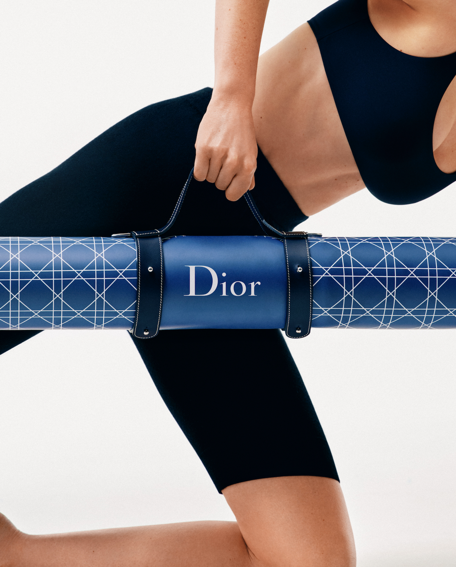 tapis de yoga bleu de la marque de Dior