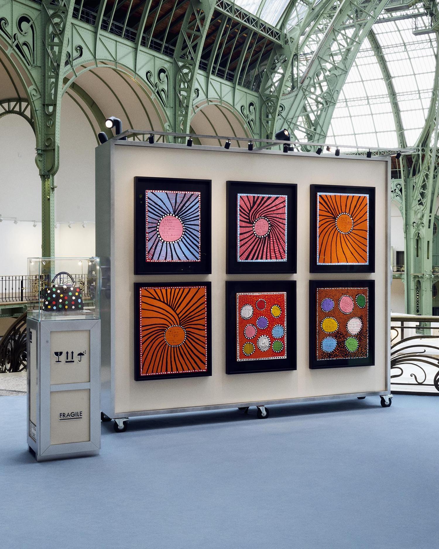 nouvelle exposition de mode louis vuitton grand palais art basel paris, retrospective de sacs de luxe
