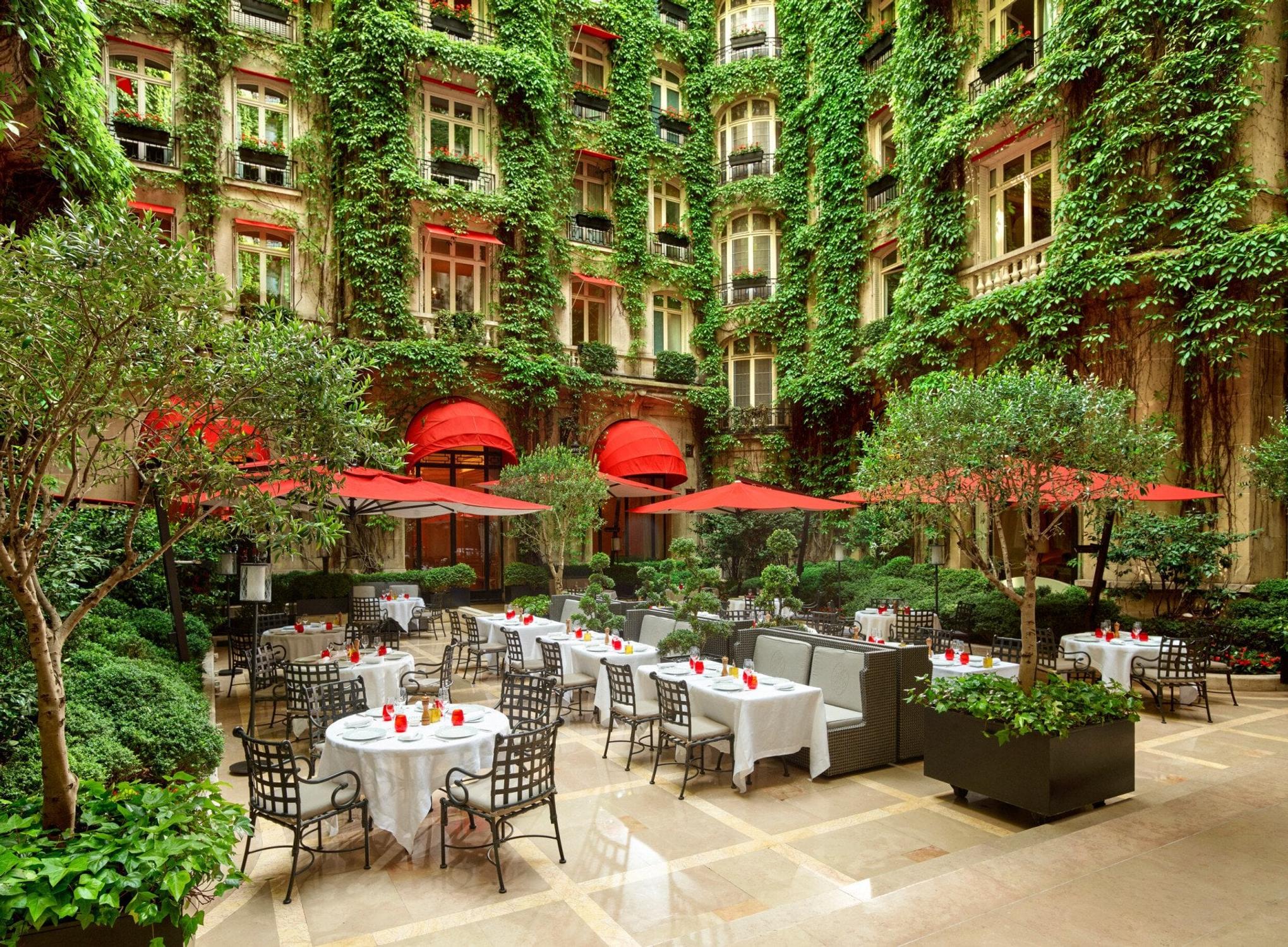 cour jardin plaza athenee