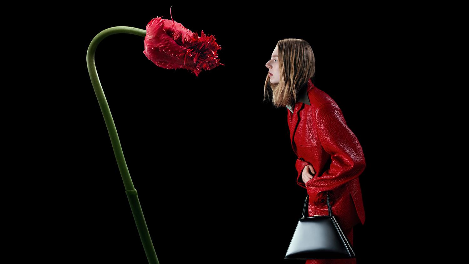 prada campagne 2023 flowers