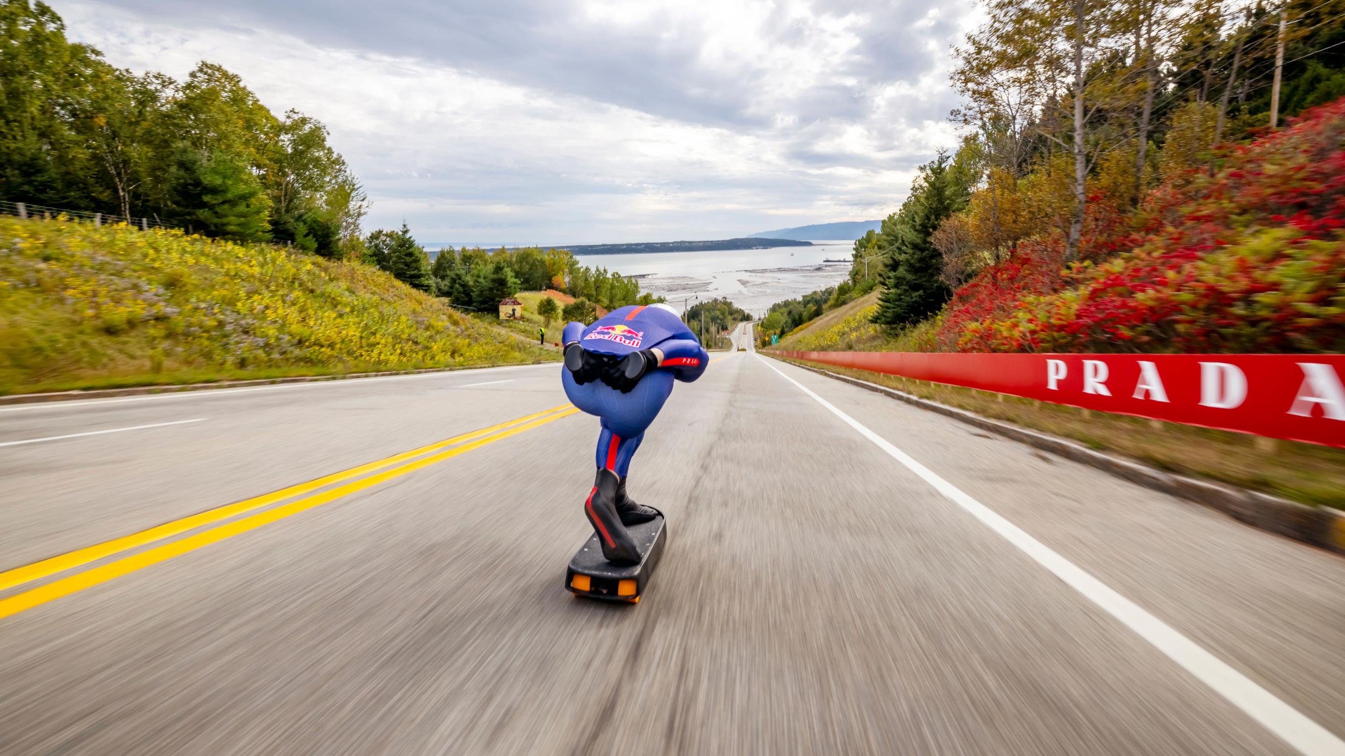 record skate redbull acompagn&eacute; par prada, luxe et sport