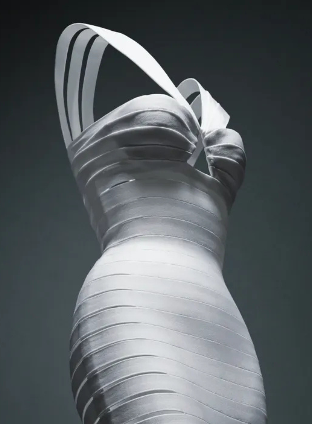 Azzedine Alaïa célébré à San Francisco avec sa première grande rétrospective américaine