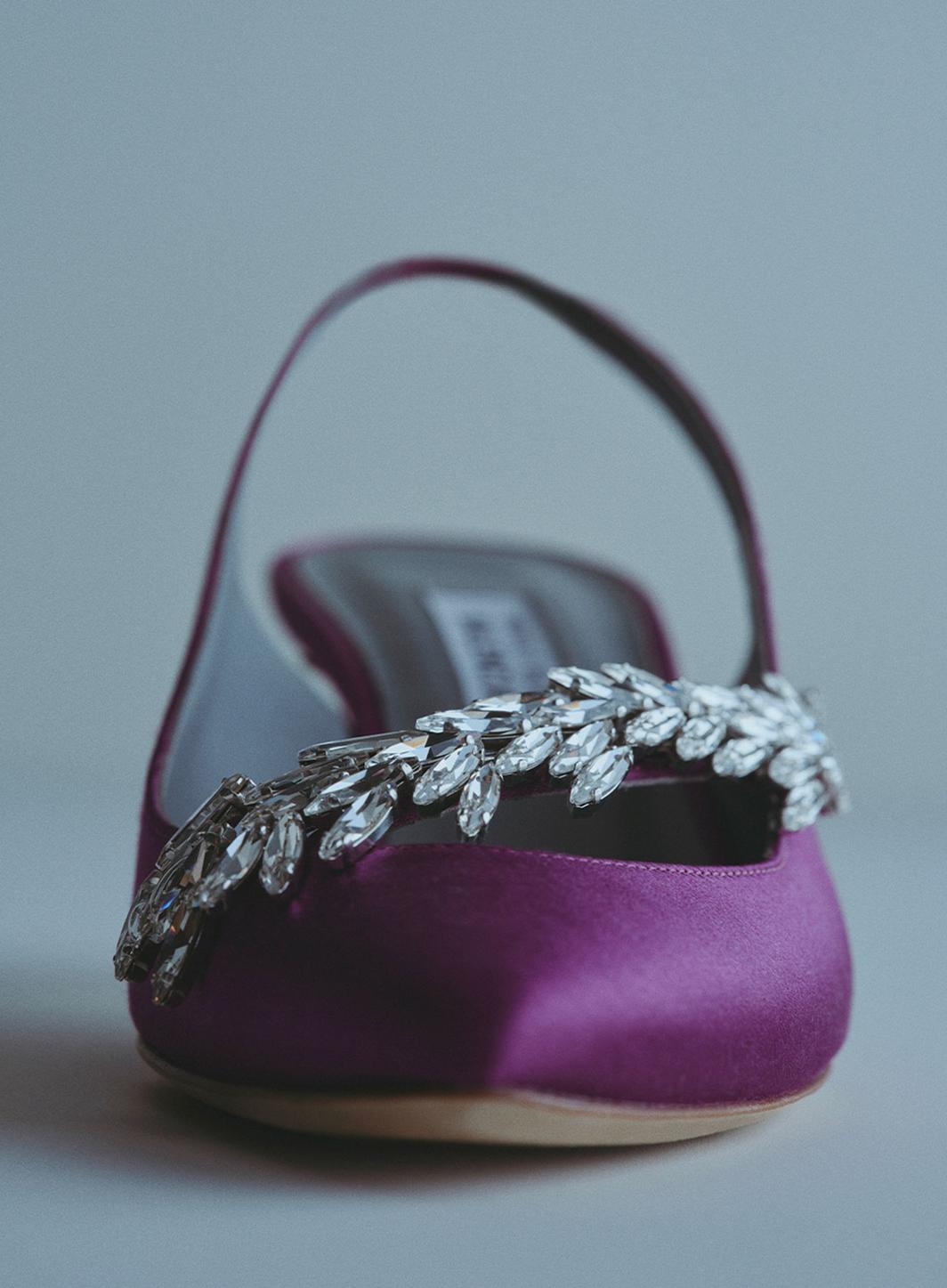 Balenciaga conforte son ADN couture avec Manolo Blahnik