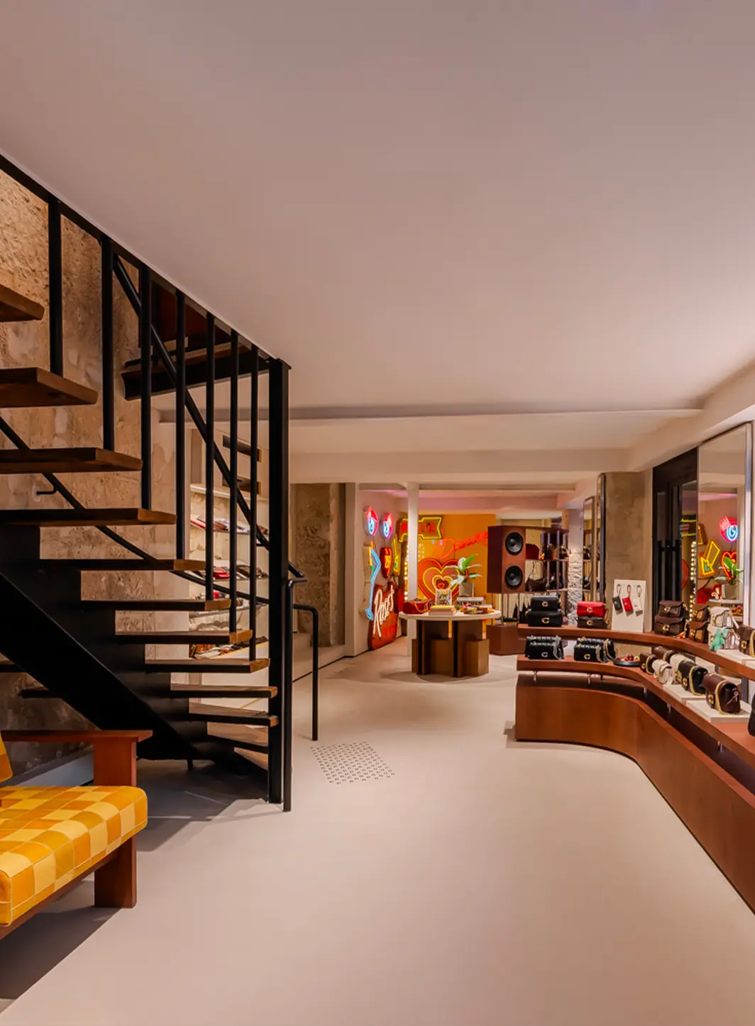 À Paris, Coach déploie son nouveau concept retail