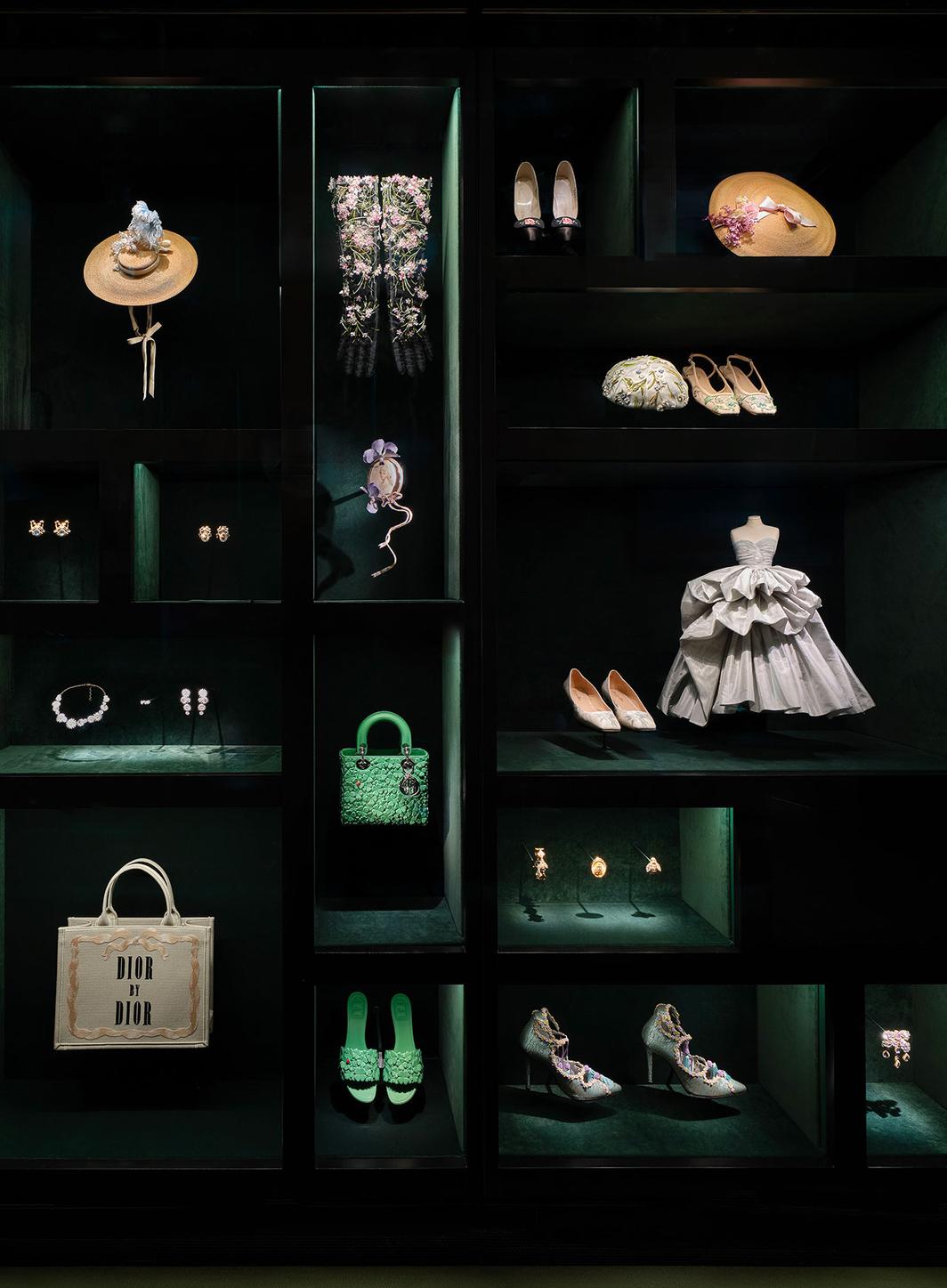 Dior, Vuitton, Versace... Quelles expositions de mode découvrir à Paris en août 2026 ?