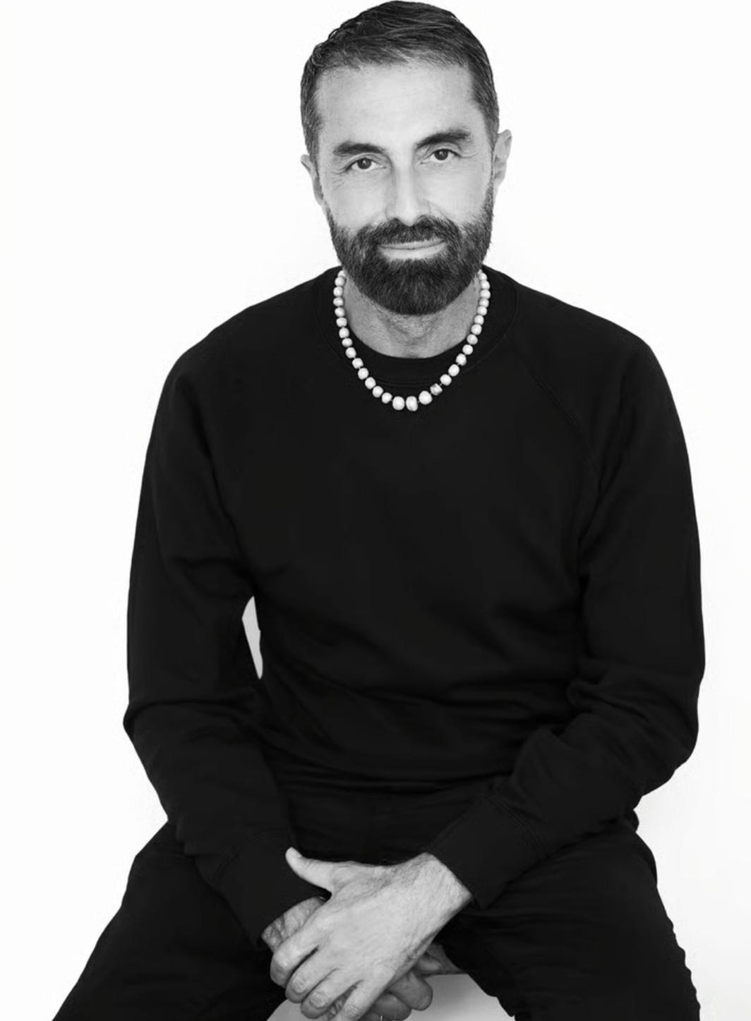 Giambattista Valli renoue avec son indépendance