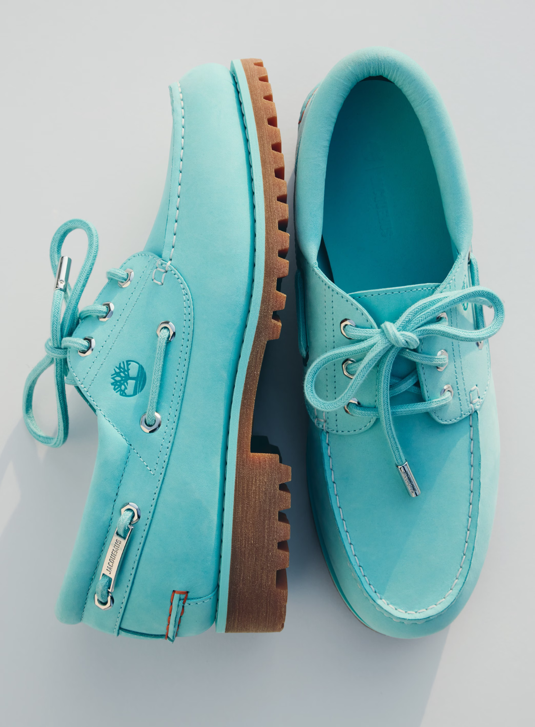 Jacquemus dévoile une nouvelle pièce mode avec Timberland