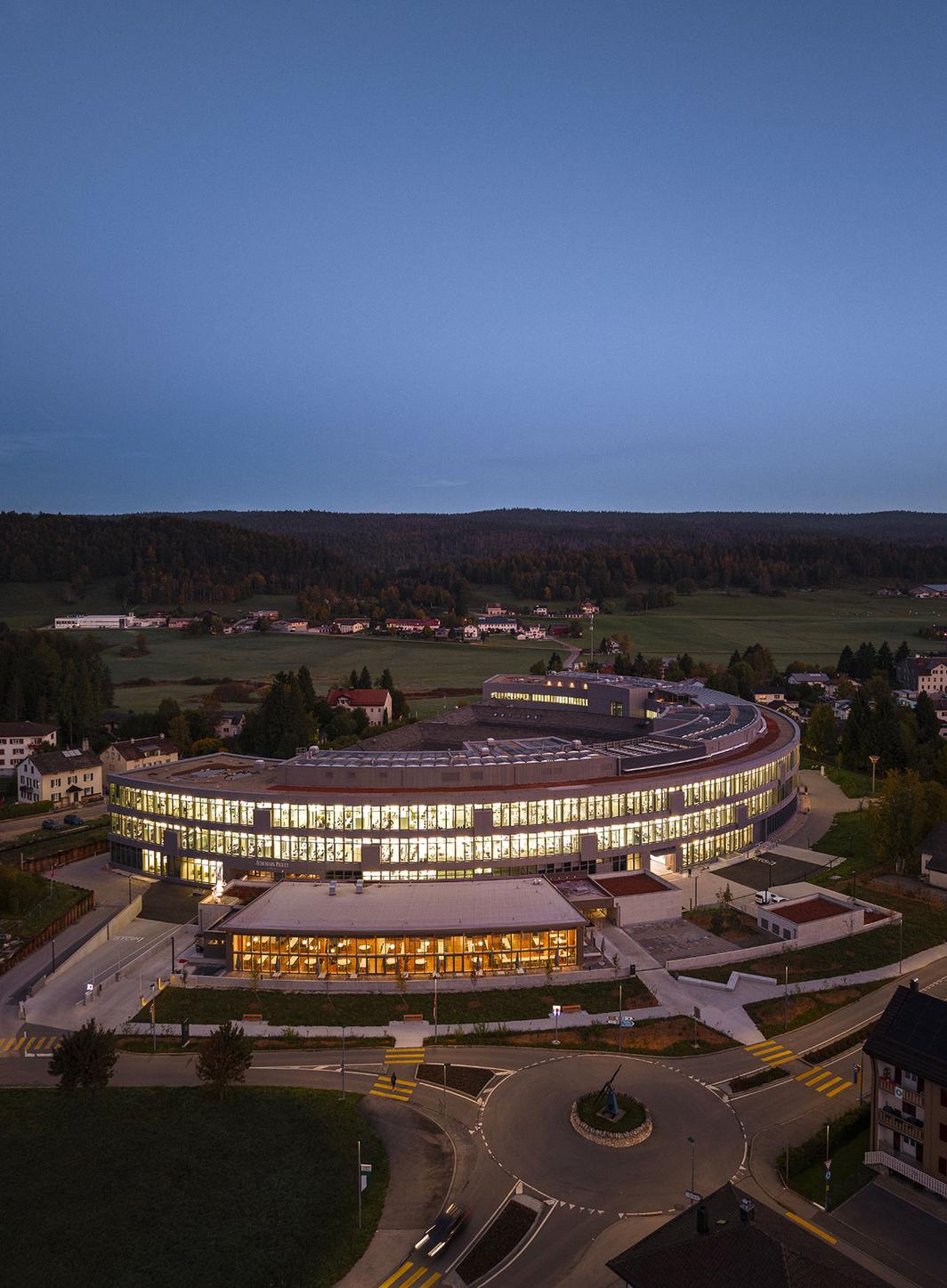 Audemars Piguet inaugure l'Arc, une nouvelle manufacture stratégique au Brassus