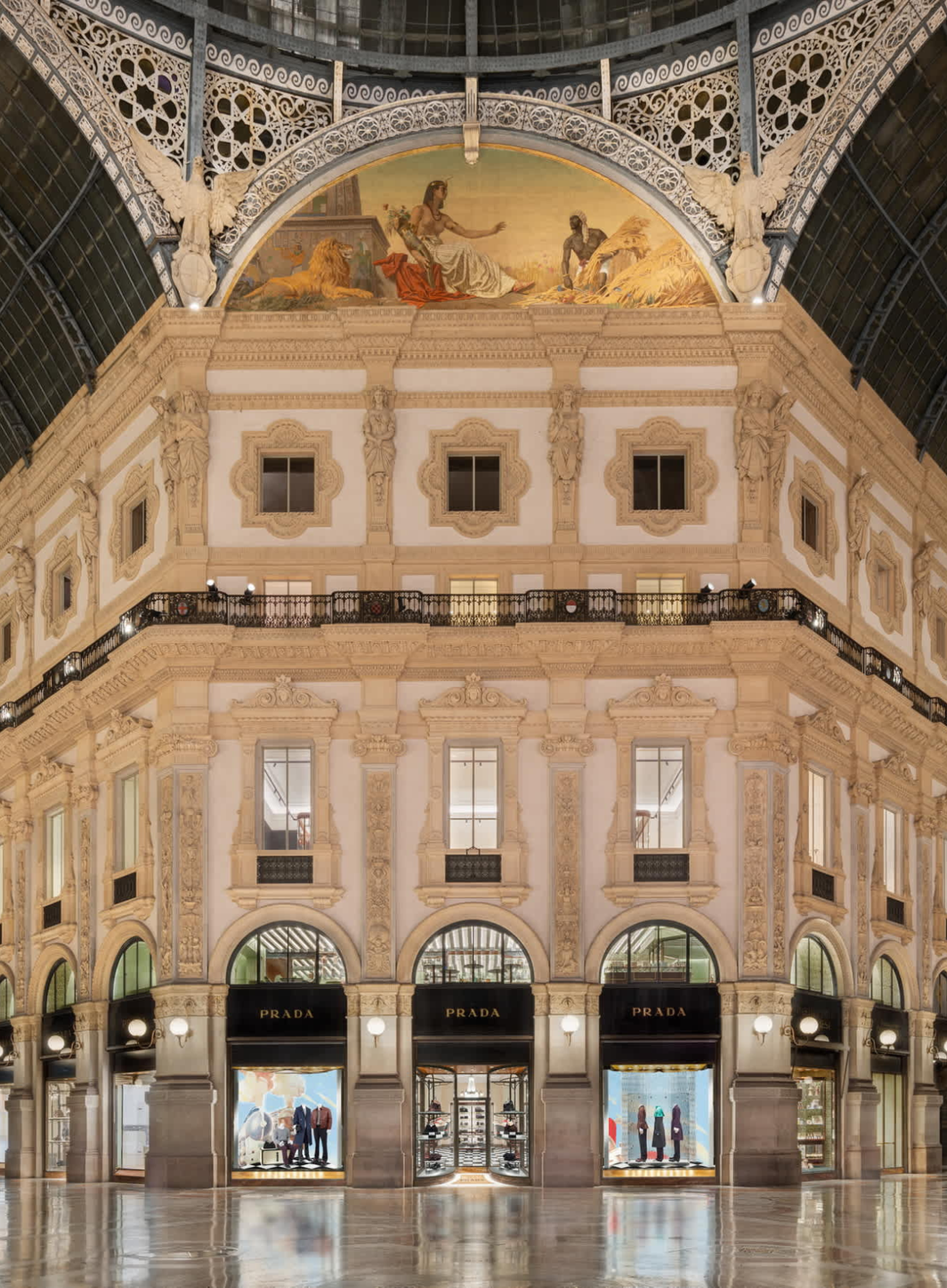 Prada réinvente son adresse historique