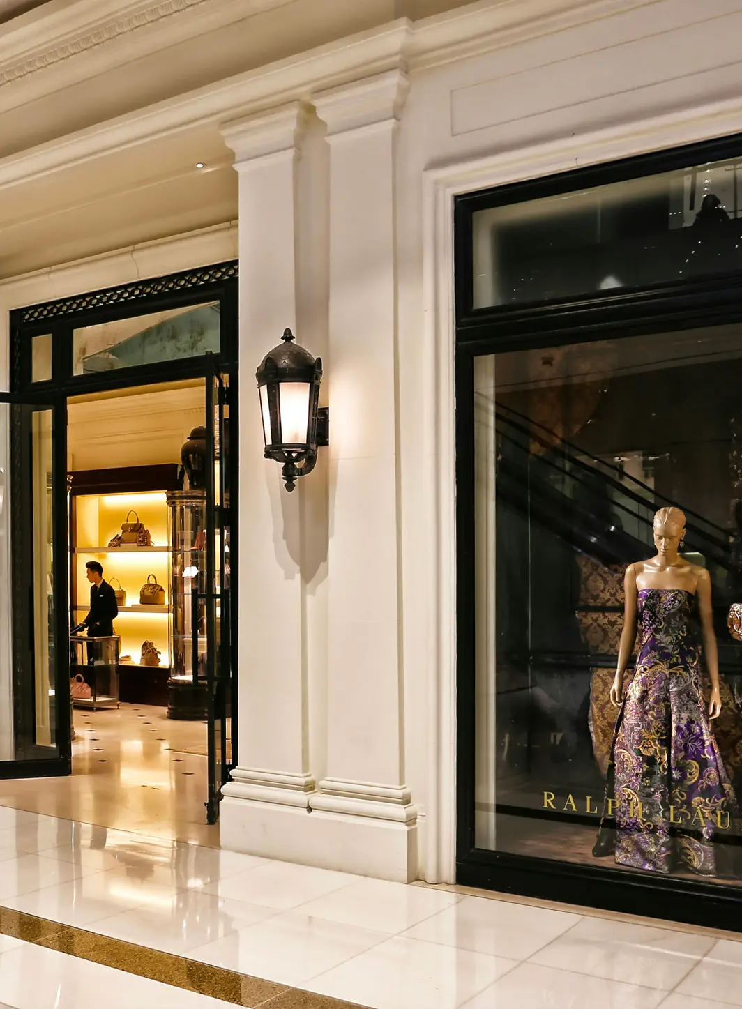 Clienteling augmenté : comment former les conseillers du luxe à l’IA ?
