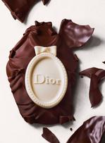 Pâques : Yannick Alléno signe sa première création en chocolat pour Dior