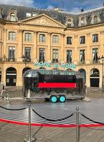 Boucheron installe un food truck Place Vendôme.