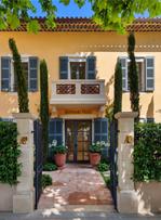 Audemars Piguet inaugure une nouvelle boutique à Saint-Tropez pour séduire sa clientèle estivale