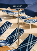 Burberry investit l'Hôtel Belles Rives au Cap d’Antibes pour l’été