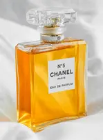 Chanel va renforcer sa production de parfums en France