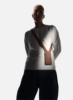 Issey Miyake collabore avec Apple dans un accessoire pour iPhone