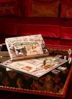 Le Bristol Paris lance un jeu de Cluedo à ses couleurs