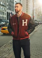 De New York à Travis Kelce : la stratégie de Tommy Hilfiger pour réactualiser son héritage