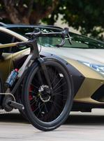 Lamborghini lance un vélo haut-de-gamme.