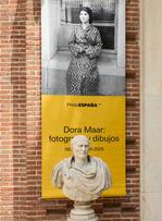 Loewe rend hommage à l’artiste française Dora Maar à Madrid