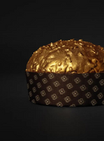 Un panettone doré signé Moschino.