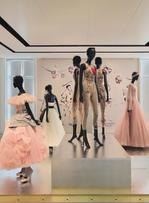 À Paris, la nouvelle exposition de Dior met la danse à l'honneur