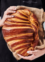 Le chef Philippe Conticini démocratise ses pâtisseries XXL avec Uber Eats