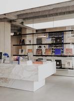 Saint Laurent ouvre un concept-store à Paris.