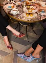 L'Hôtel de Crillon et Manolo Blahnik célèbrent Marie-Antoinette