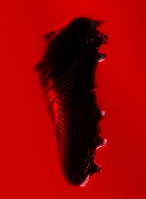 Prada signe des chaussures de football avec Adidas.