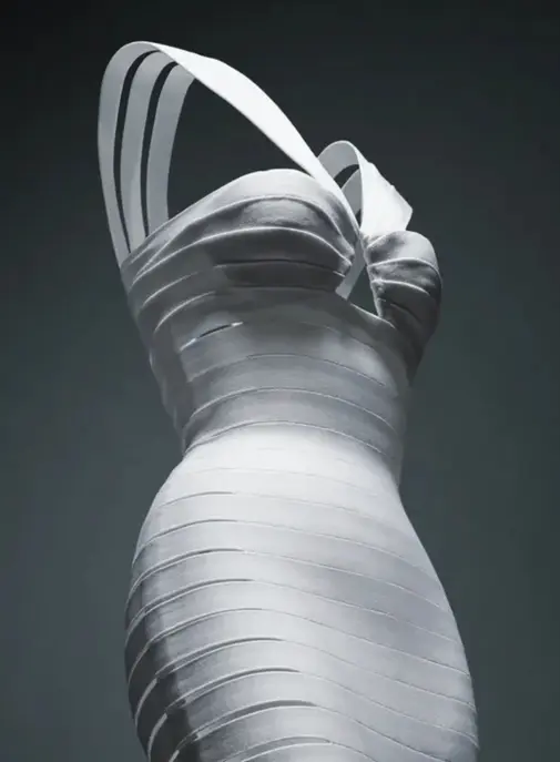 Azzedine Alaïa célébré à San Francisco avec sa première grande rétrospective américaine