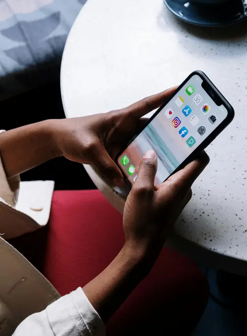 Étude : les millionnaires basculent vers le digital pour s’informer