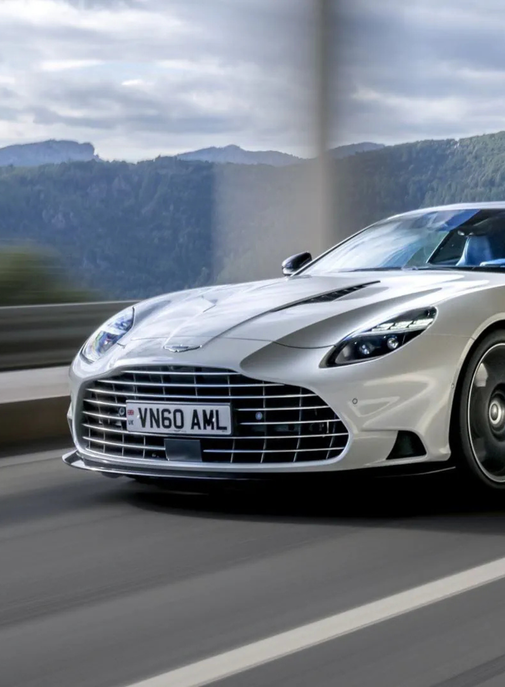 Droits de douane américains, repli de la Chine... Aston Martin réduit ses effectifs pour faire des économies