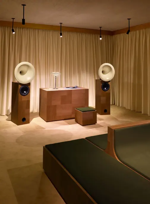 La maison Valentino inaugure un Atelier Sonore en plein coeur de son magasin new-yorkais