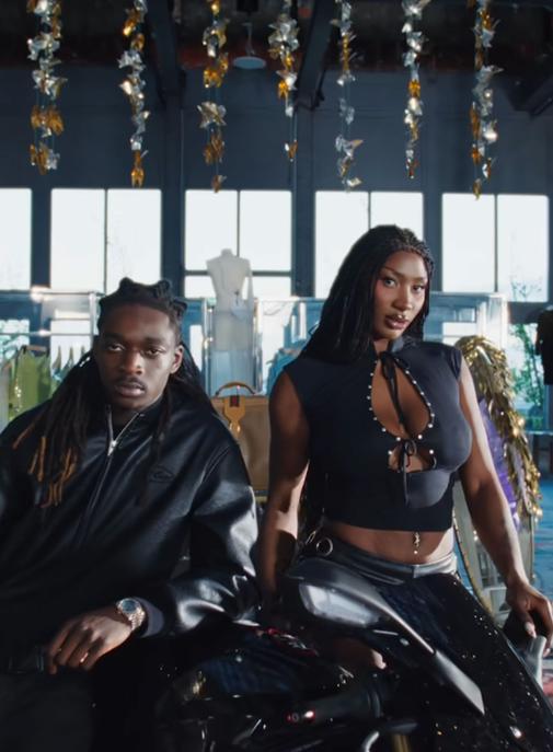 Le Printemps Haussmann prête son décor au nouveau clip d'Aya Nakamura