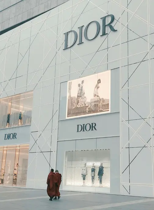 Luxe : un marché à 2 700 milliards d’euros en 2035 malgré une décennie de turbulences