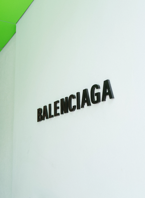 Balenciaga s'impose sur le marché de l'occasion.