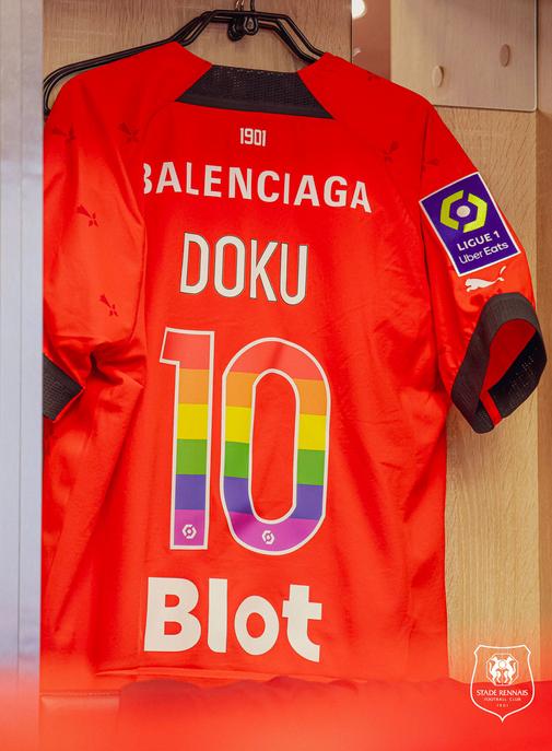 Balenciaga s’appose sur le maillot du stade Rennais.